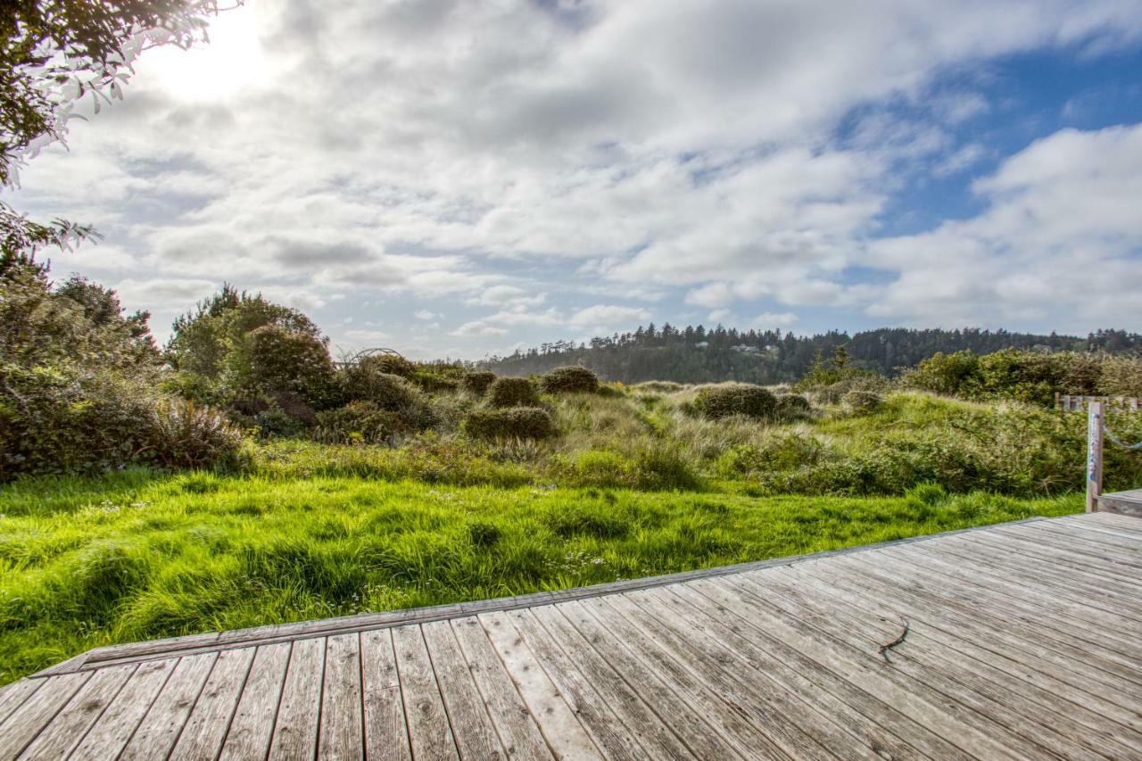 Bay Bridge Beach House Waldport Exteriör bild